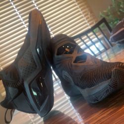 Lebron 14 Triple Black 