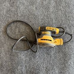 Dewalt Sander no Dust Bag