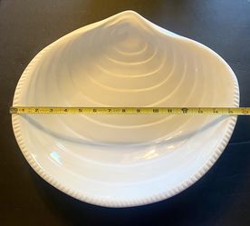 New World Market Large Shell Serving Bowl