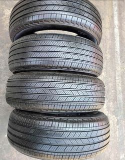 225/65/17 Michelin šš Vendo un set de llantas con 80% de vida las 4 šš