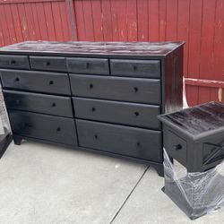 Black 9-Drawer Dresser and 2 Nightstands / Table Set