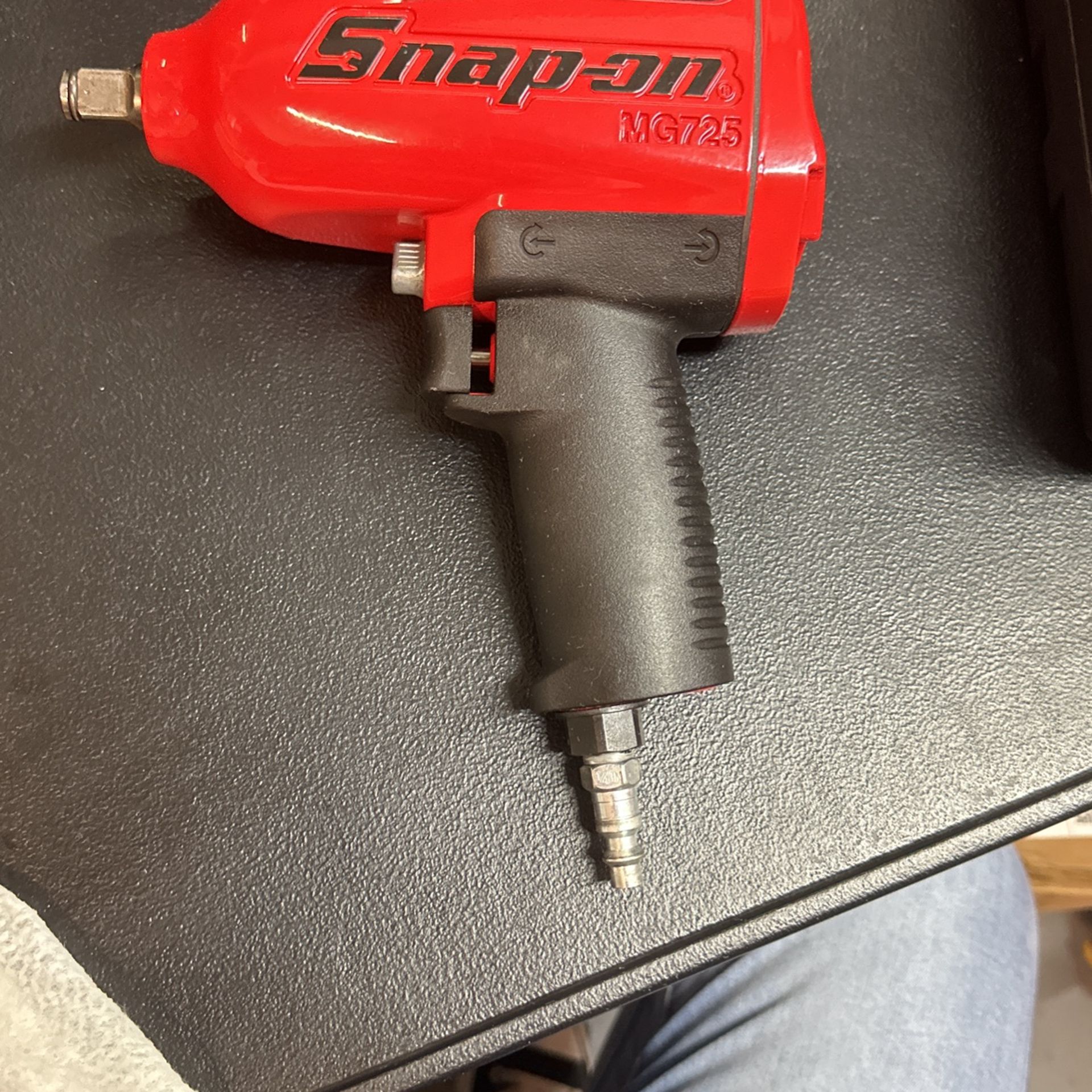 Snap On 1/2” Air Impact  MG725