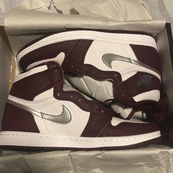 NEW Jordan 1 Retro High Bordeaux - Size 8.5 - 555088-611