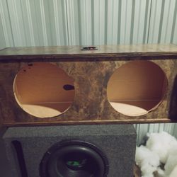 Downward firing 10-in subwoofer box custom wood stained shellac finish. 2 Cub feet. FREE DELIVERY PORTLAND VANCOUVER