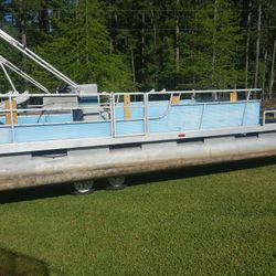 Pontoon Boat