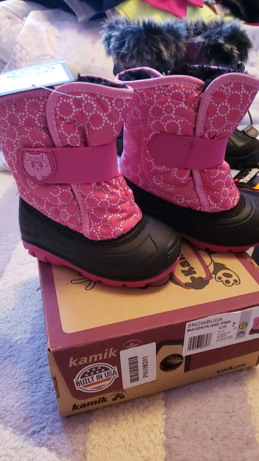 Girls snow boots size 7 toddler
