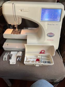 Janome Memory Craft 9000 Electronic Sewing Machine, Pedal/Manuals, Quilting