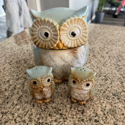 Owl Blue Vintage Cookie Jar W/ Salt Pepper Shaker