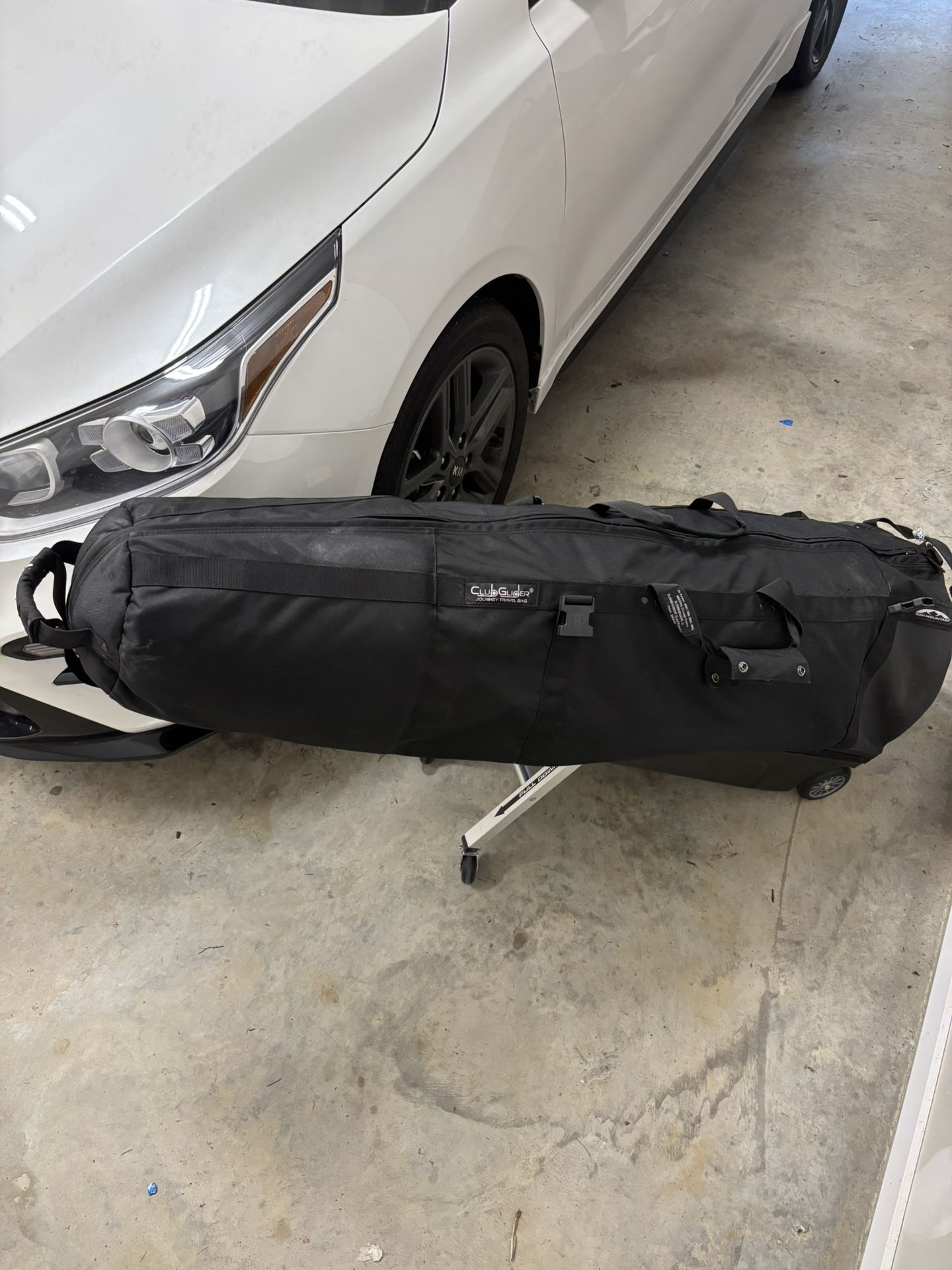 New Club Glider Journey Golf Bag Only Used Once