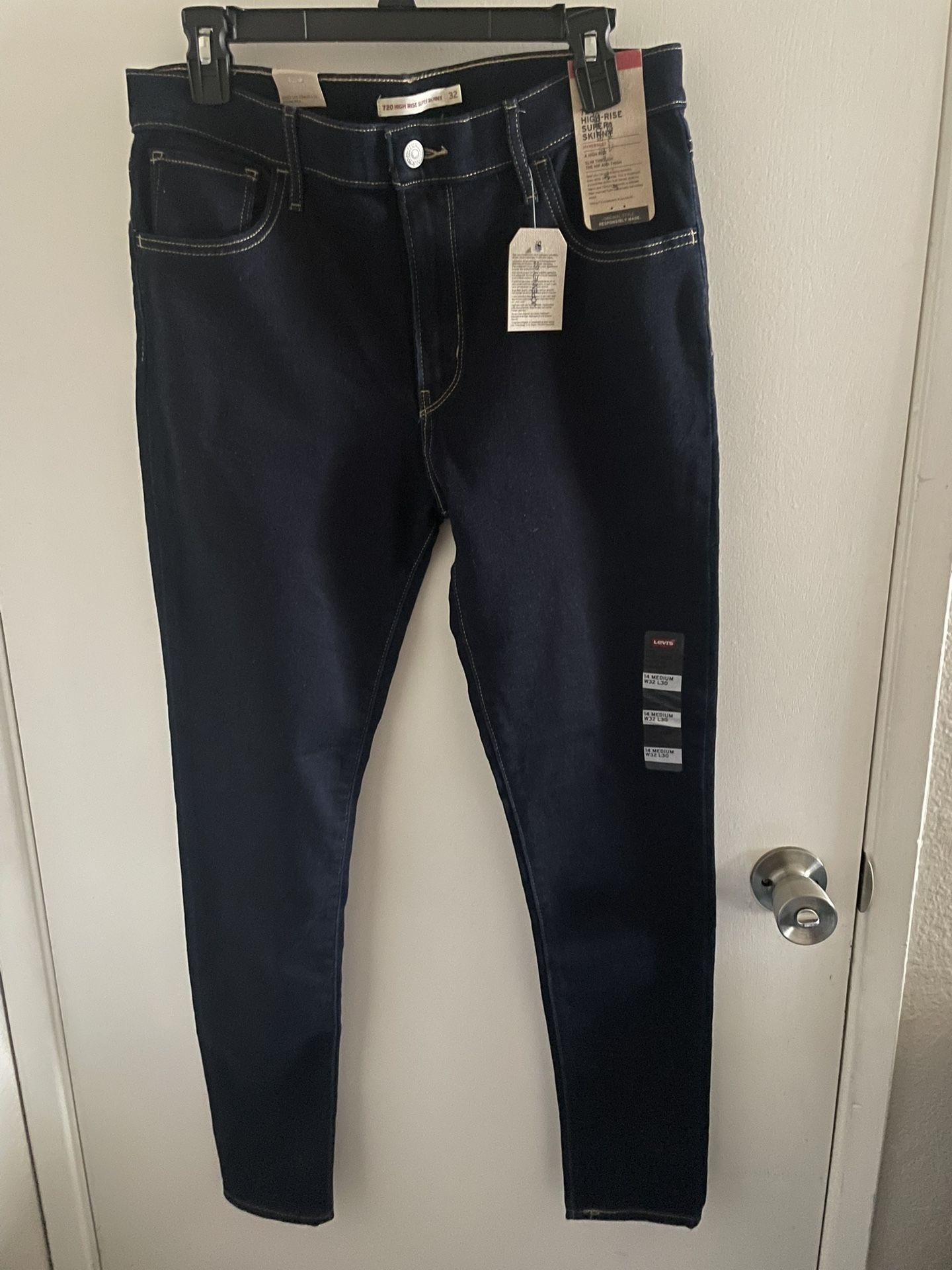 Levi 720 Jeans, women s14 (New)