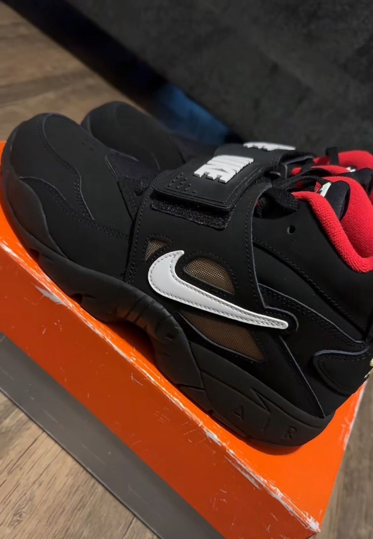 Nike Air Diamond Turf Proto ‘92 Black Fire Red