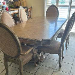 Beautiful Dinning Set 