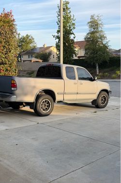2000 toyota tundra V8