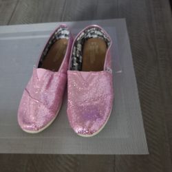 NEW GIRLS YOUTH TOMS LOOK
