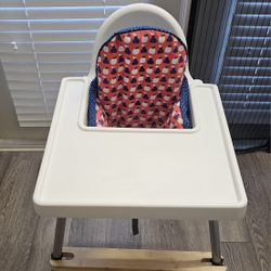 High chair with safety belt, white