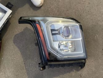 2016 Yukon passenger headlight