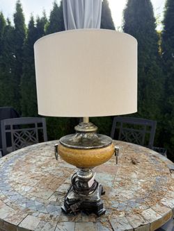 2 Lamps With Lampshades