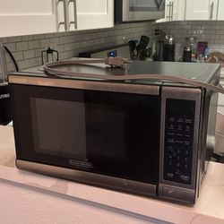 Black + Decker Microwave 