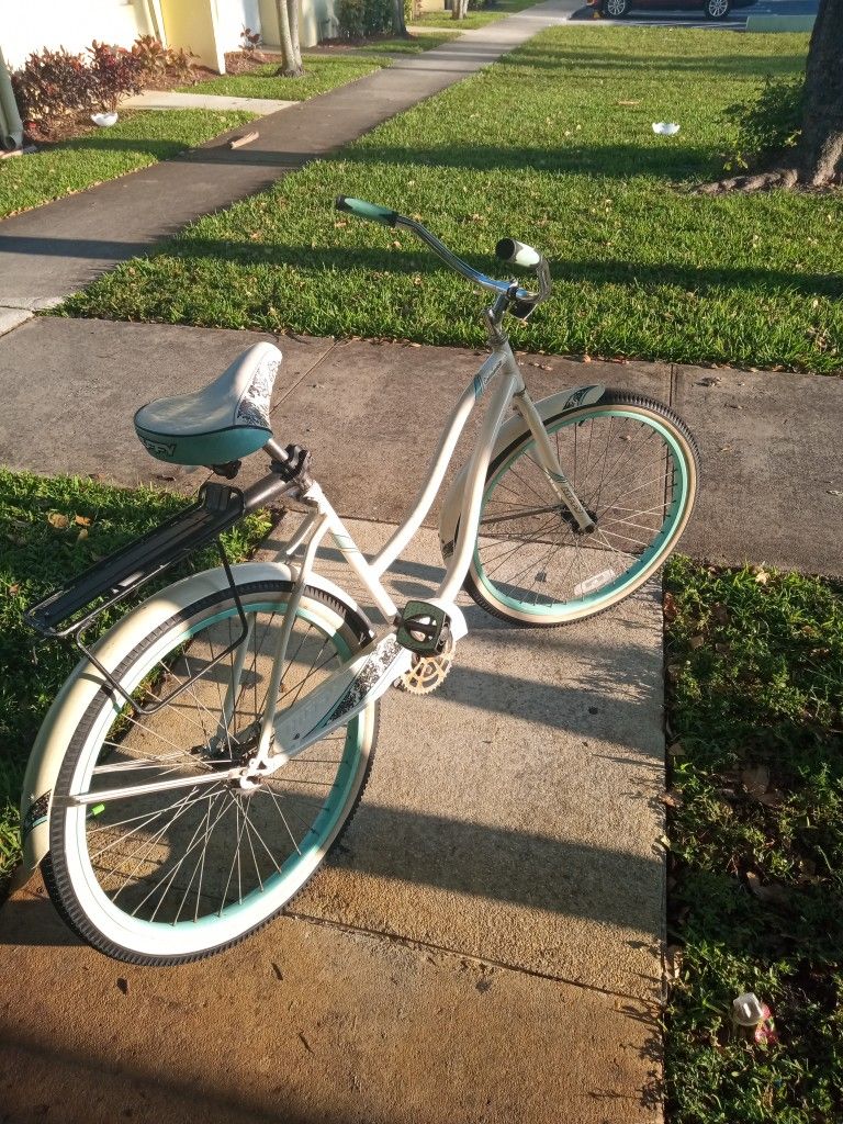 Cranbrook Beach Cruiser Bike 