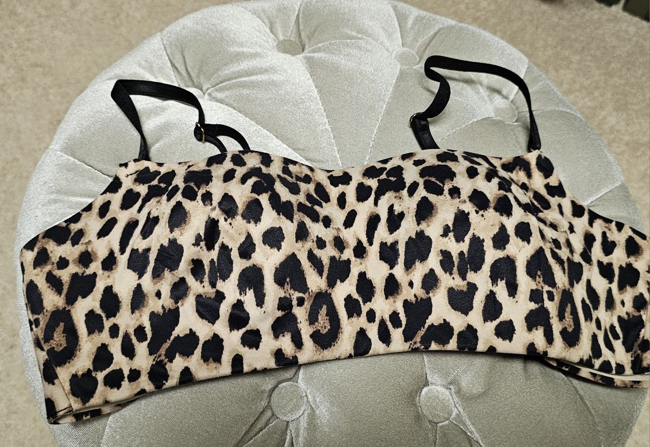 LOVE CLOUD
Smooth Straight-Neck Lounge Bra Size M