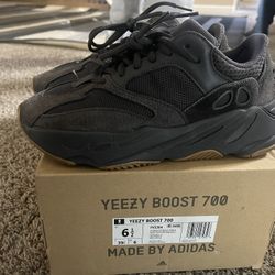 Yeezy 700 