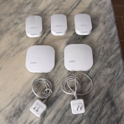 eero Mesh Wi-Fi System – 5 Units (2 eero Pro + 3 eero Extenders) - $120 