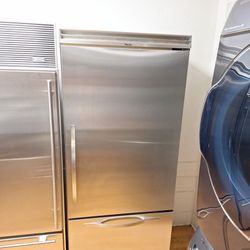 Viking Refrigerator And Bottom Freezer 36" Inch Built In 