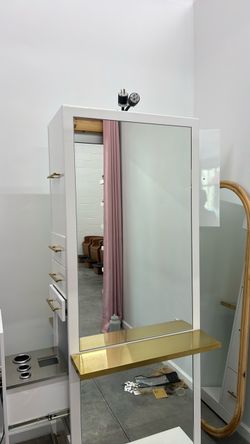 Hair stylist station (1000 OBO)