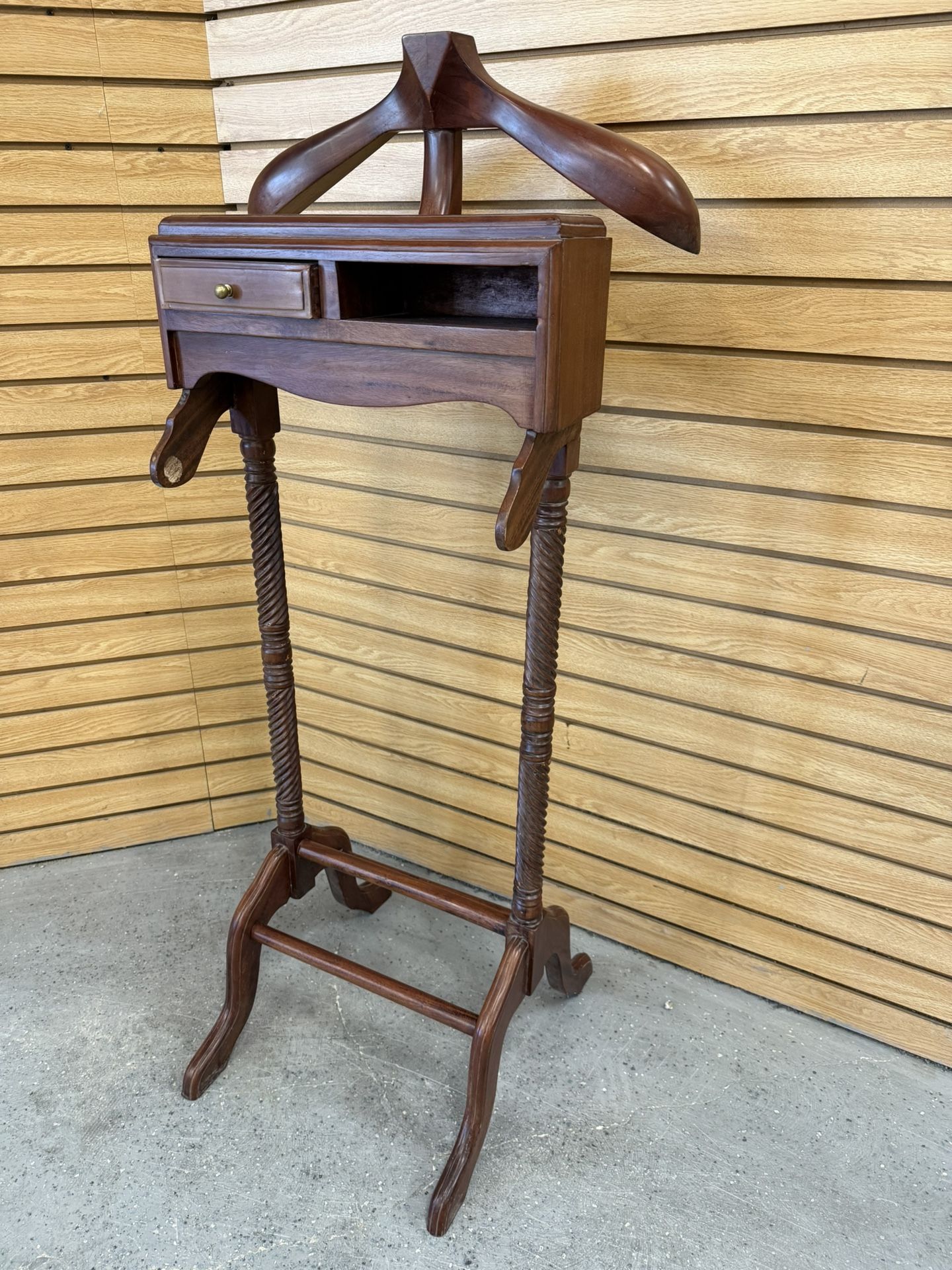 Valet Stand / Clothes Valet