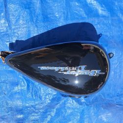 HARLEY DAVIDSON ROAD KING FUEL TANK 2006