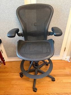 Herman Miller Aeron Stool – Authentic – Excellent Condition