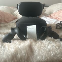 Oculus Quest + Travel Case