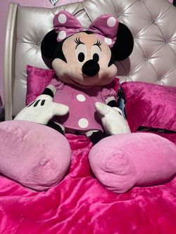 4FT Tall Minnie Mouse
