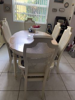 Dinning table with 6 chair