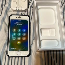 iPhone 📲 8 - In Good Working Condition  ! Does Not Come With Charger. Bring Ur Own Sim Card  — I Am Original Owner And It Is Clean Imei  - Verizon 