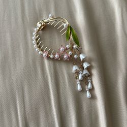 Sweet Pea Tassel Hair Clip