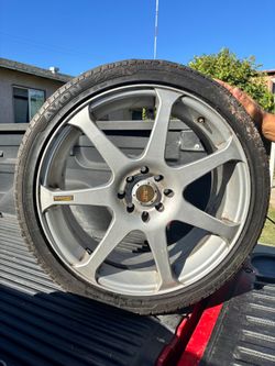 Set of 2 rims with tires 18' ALT 7's