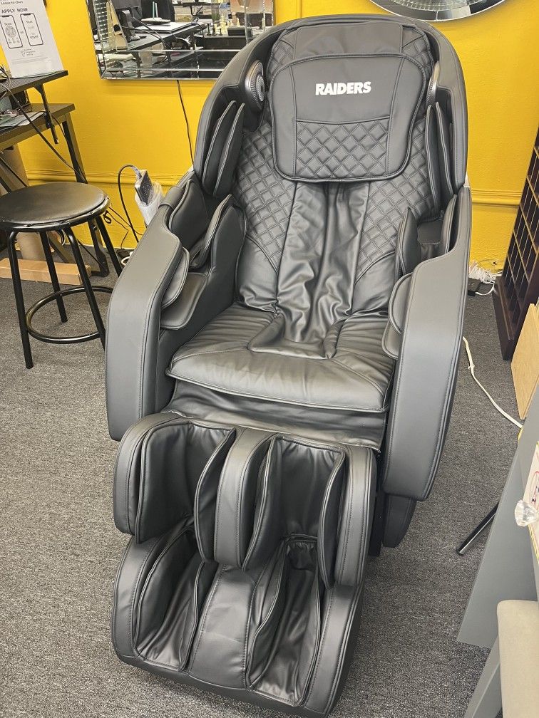 Raiders massage chair best sale