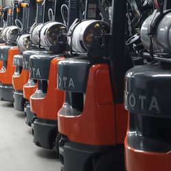 FORKLIFT TOYOTA 