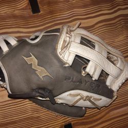 Miken Players Serious 14" Softball Glove