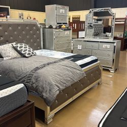 King Bedroom Set (no Mattress Included) FINAL SALE
