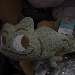 Disney pillowfort- Pascal (from “rapunzel”)