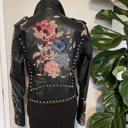 Beautiful Jacket Size M