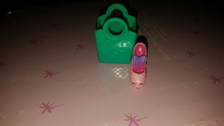 shopkins and green basket