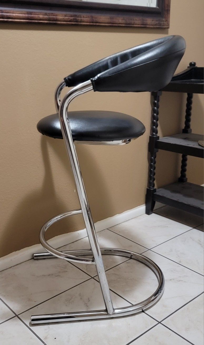 BANANA BAR STOOL - EXCELLENT CONDITION