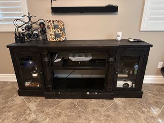 Entertainment cabinet