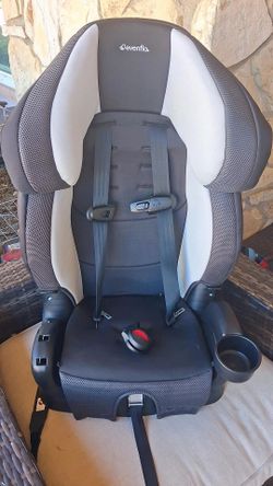 LIKE NEW!!  Evenflo Chase Plus 2-in-1 Harnessed Booster Car Seat