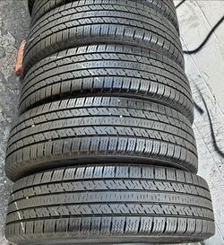 235/80/17 Michelin 📍📍 Vendo un set de llantas con 80% de vida las 4 📍🌟