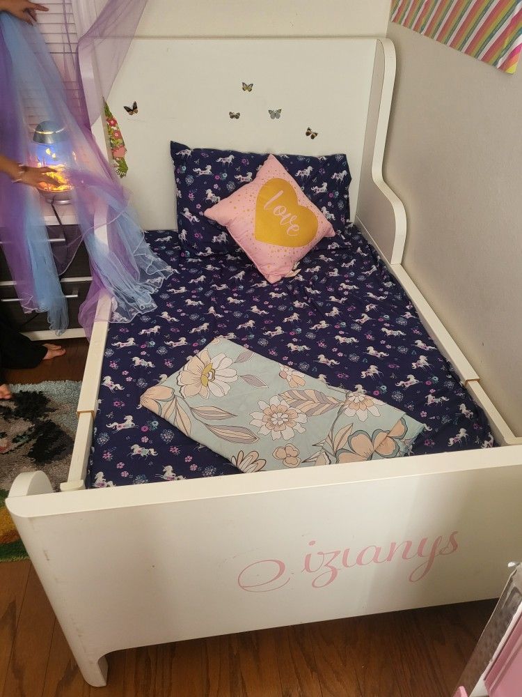Girl  Expandable Twin  Bed And  Hello Kitty Dresser 
