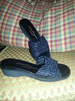 Black shoes size 7